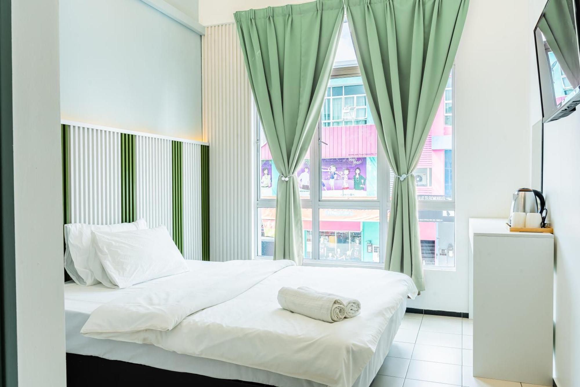 ไอโฮม บูติก โฮเทล Hotel เซอรีเคมบางัน ภายนอก รูปภาพ