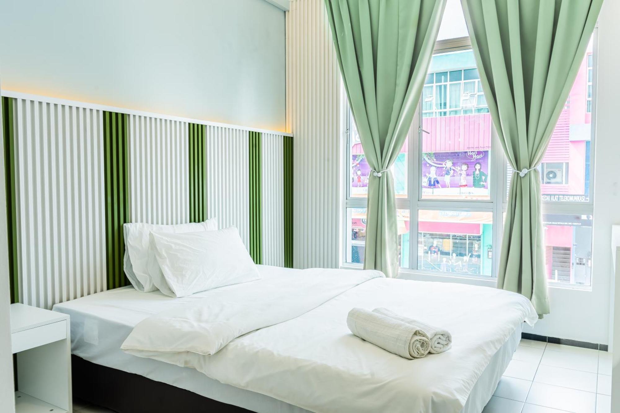 ไอโฮม บูติก โฮเทล Hotel เซอรีเคมบางัน ภายนอก รูปภาพ