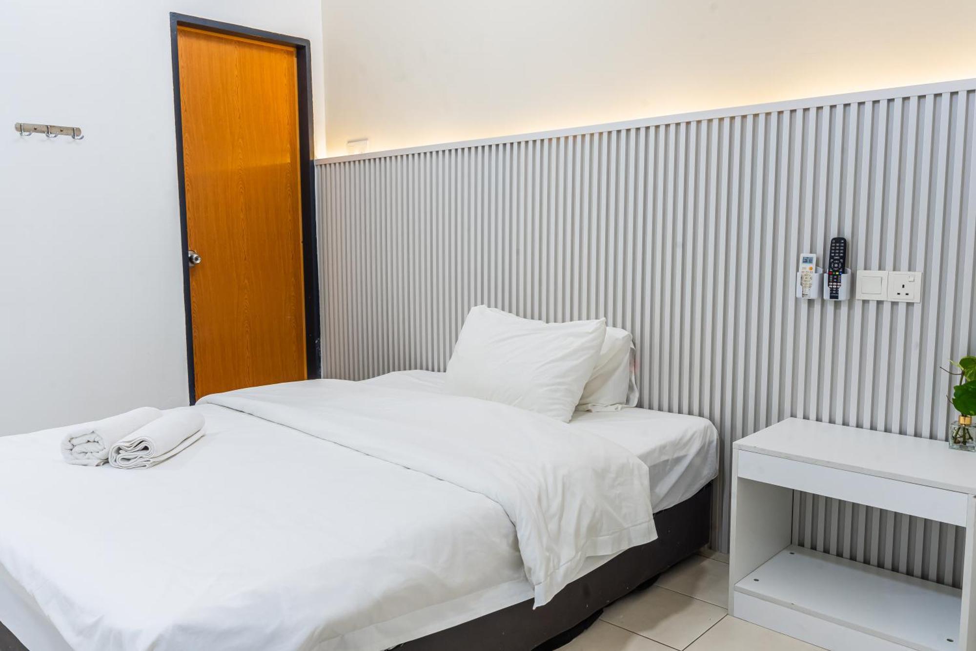 ไอโฮม บูติก โฮเทล Hotel เซอรีเคมบางัน ภายนอก รูปภาพ